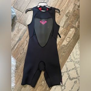 Sz 12 Women’s Roxy wetsuit- shorts/tank style EUC